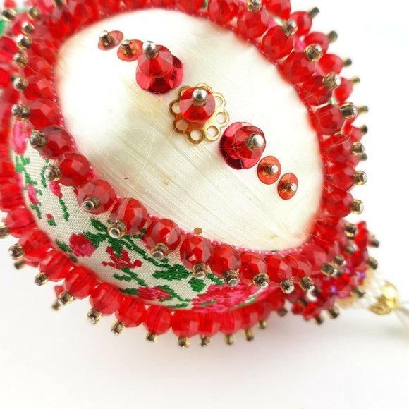 Vintage Satin Beaded Push Pin Christmas Ornaments Red Green Cream Lot Of 2 - Picture 10 of 12